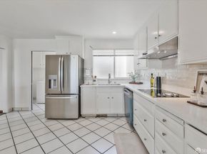 915 Burnett Avenue, San Francisco CA 94131