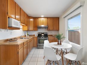 1710 2nd Street, Alameda CA 94501