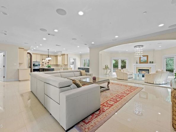 3263 New York Drive, Pasadena CA 91107