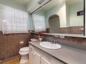 2270 E Orange Grove Boulevard, Pasadena CA 91104