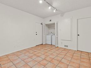 21931 Burbank Boulevard 5, Los Angeles CA 91367