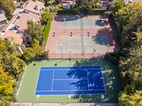 21931 Burbank Boulevard 5, Los Angeles CA 91367