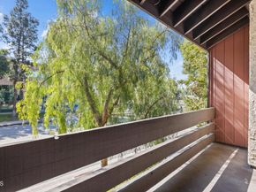 21931 Burbank Boulevard 5, Los Angeles CA 91367