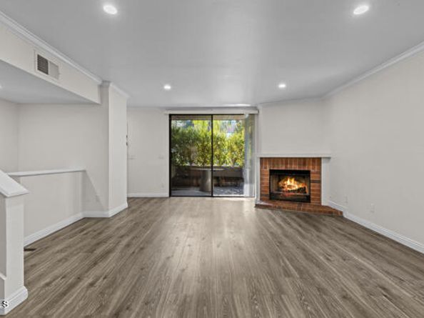 21931 Burbank Boulevard 5, Los Angeles CA 91367