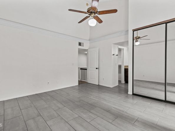 21931 Burbank Boulevard 5, Los Angeles CA 91367