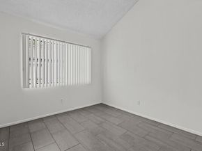 21931 Burbank Boulevard 5, Los Angeles CA 91367