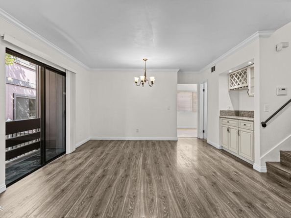 21931 Burbank Boulevard 5, Los Angeles CA 91367