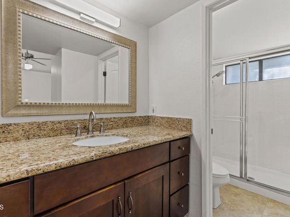 21931 Burbank Boulevard 5, Los Angeles CA 91367