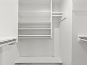 21931 Burbank Boulevard 5, Los Angeles CA 91367