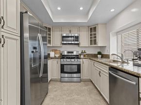 21931 Burbank Boulevard 5, Los Angeles CA 91367