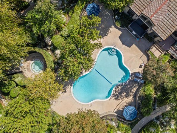 21931 Burbank Boulevard 5, Los Angeles CA 91367