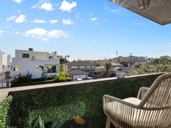 1914 Corinth Avenue 201, Los Angeles CA 90025