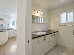 2720 27201/2 Carnegie Lane, Redondo Beach CA 90278
