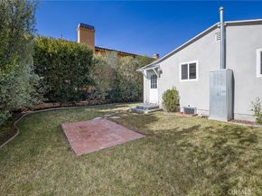 2720 27201/2 Carnegie Lane, Redondo Beach CA 90278