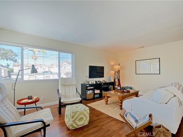 2720 27201/2 Carnegie Lane, Redondo Beach CA 90278