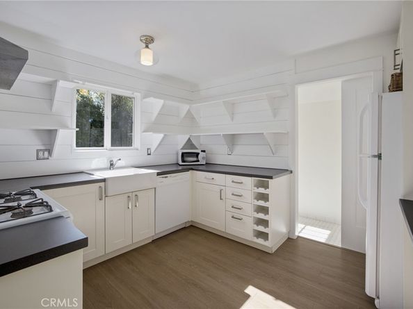 2720 27201/2 Carnegie Lane, Redondo Beach CA 90278