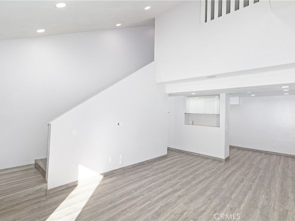 435 W 9th F5, Upland CA 91786