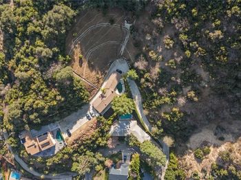 3277 Longridge Terrace