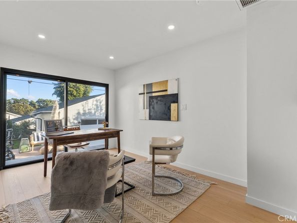 1724 S Fairfax, Los Angeles CA 90019