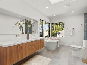 1724 S Fairfax, Los Angeles CA 90019