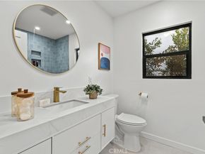 1724 S Fairfax, Los Angeles CA 90019