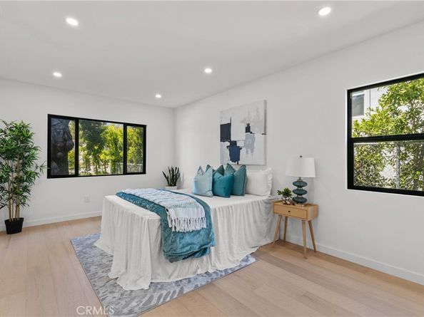 1724 S Fairfax, Los Angeles CA 90019