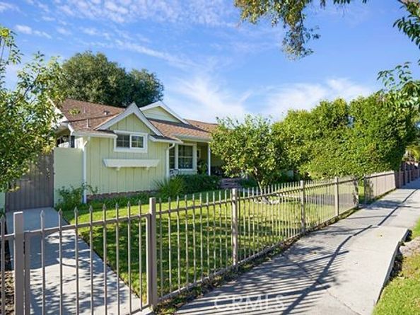 6941 Louise Avenue, Lake Balboa CA 91406