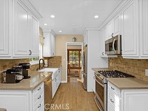 6941 Louise Avenue, Lake Balboa CA 91406