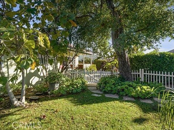 6941 Louise Avenue, Lake Balboa CA 91406