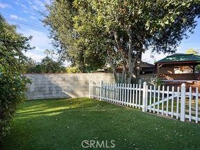 6941 Louise Avenue, Lake Balboa CA 91406