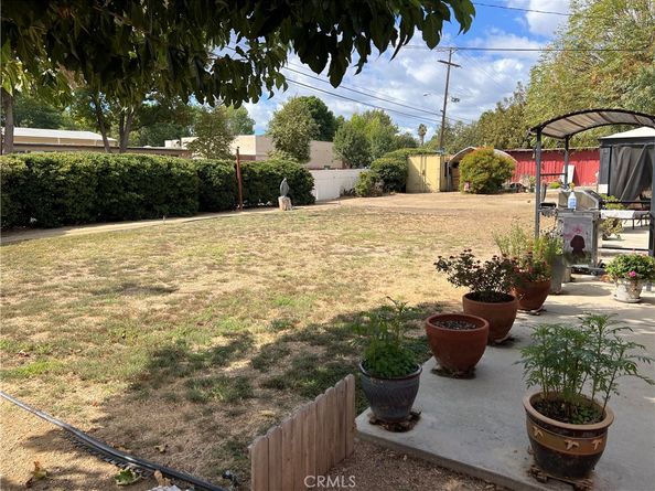 8502 Newcastle, Northridge CA 91325