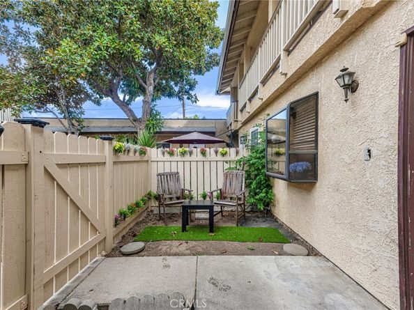 8060 Canby Avenue 2, Reseda CA 91335