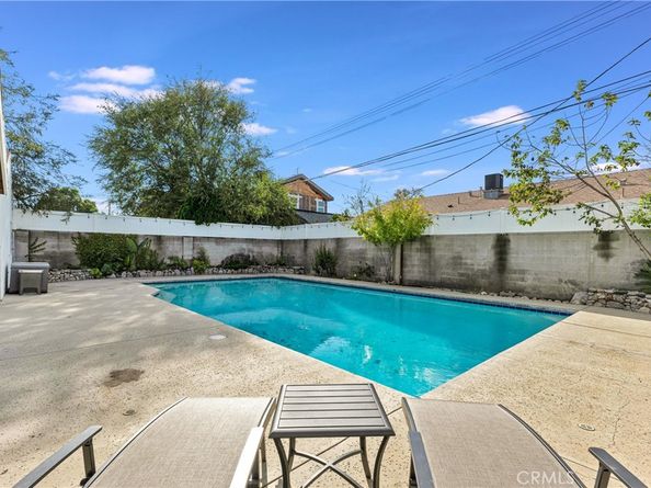 6229 Klump Avenue, North Hollywood CA 91606