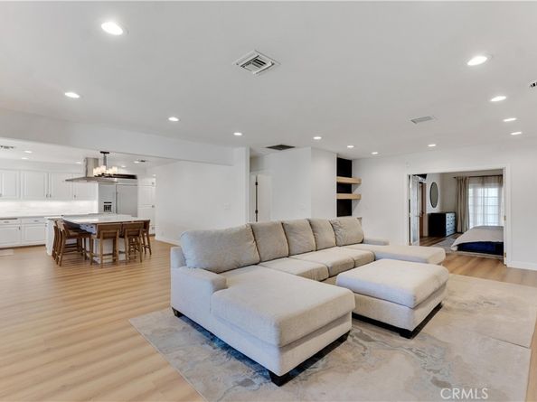 6229 Klump Avenue, North Hollywood CA 91606