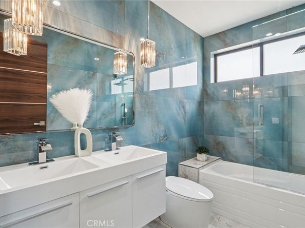 2227 N Lamer Street, Burbank CA 91504