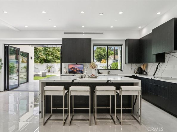 2227 N Lamer Street, Burbank CA 91504