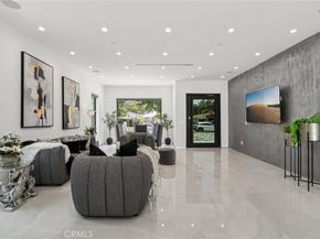 2227 N Lamer Street, Burbank CA 91504