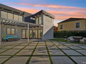 2227 N Lamer Street, Burbank CA 91504