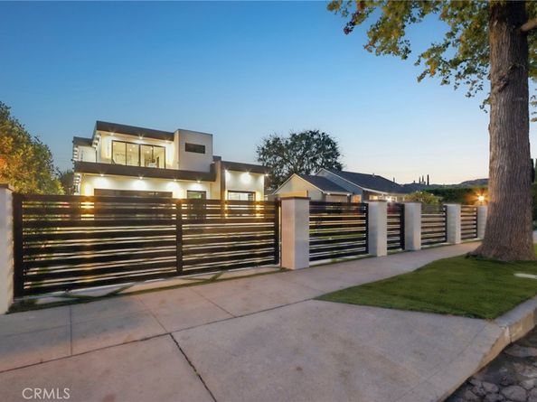 2227 N Lamer Street, Burbank CA 91504