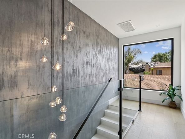 2227 N Lamer Street, Burbank CA 91504