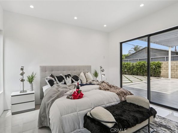 2227 N Lamer Street, Burbank CA 91504