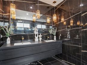 2227 N Lamer Street, Burbank CA 91504