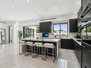 2227 N Lamer Street, Burbank CA 91504