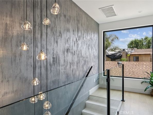 2227 N Lamer Street, Burbank CA 91504