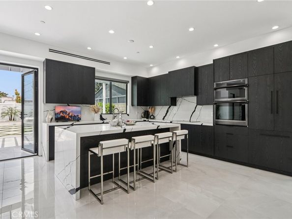 2227 N Lamer Street, Burbank CA 91504