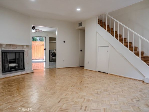 13112 Moorpark 2, Sherman Oaks CA 91423