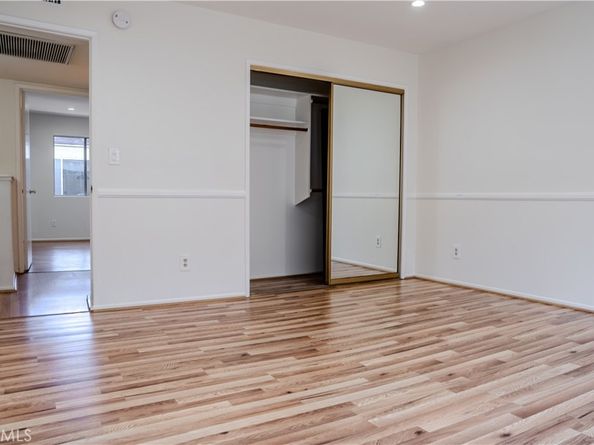 13112 Moorpark 2, Sherman Oaks CA 91423