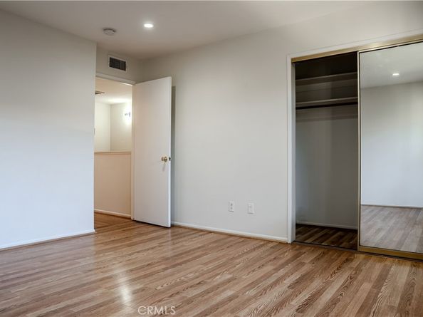 13112 Moorpark 2, Sherman Oaks CA 91423