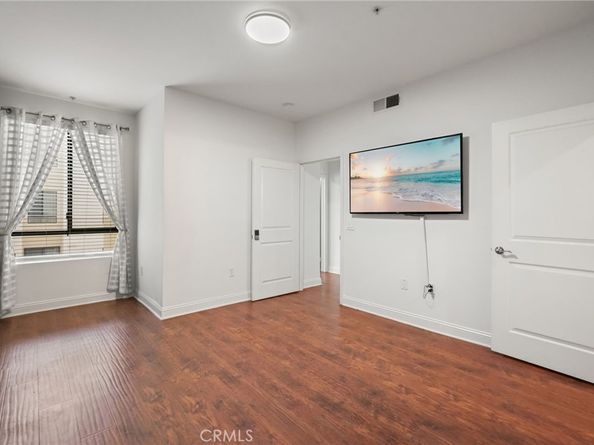 6938 Laurel Canyon 204, North Hollywood CA 91605