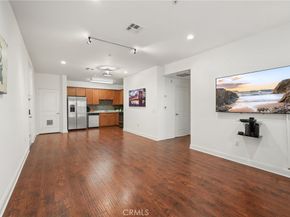 6938 Laurel Canyon 204, North Hollywood CA 91605